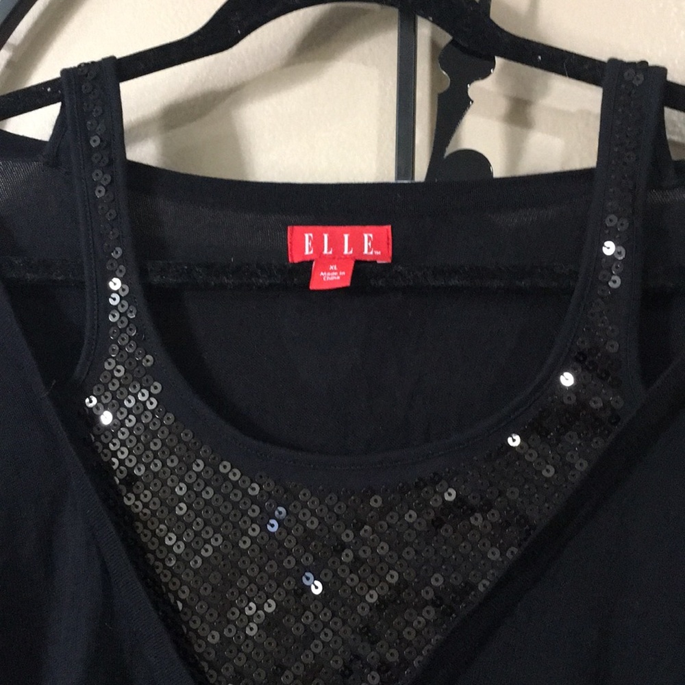 ELLE - Picture 2 of 2